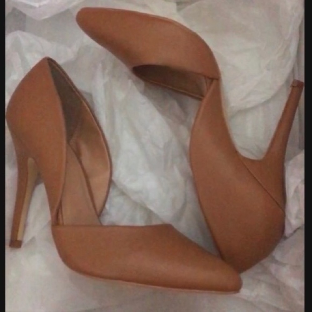 NEW JUSTFAB TAN/BEIGE HEELS